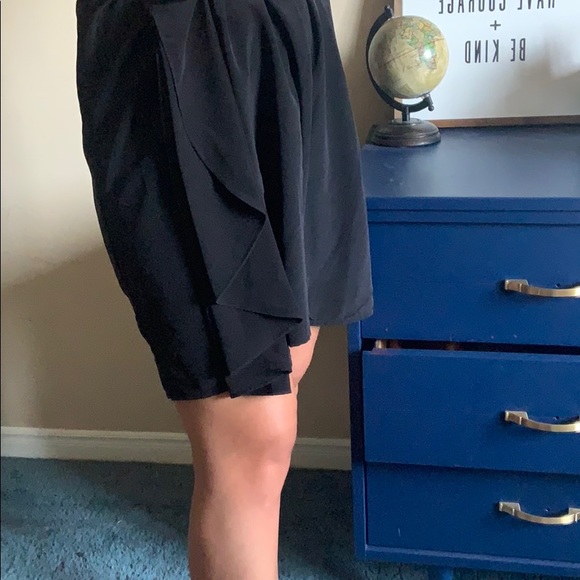 H&M black dress 👄 - Picture 3 of 5